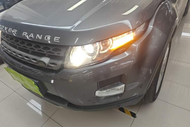 Used Land Rover Range Evoque 2015 2.0T Five-Door Zhiyao Edition Left Front Headlight
