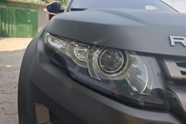 Used Land Rover Range Evoque 2015 2.0T Five-Door Fashion Edition Right Front Headlight