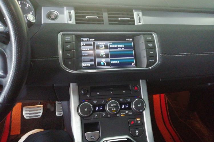 Used Land Rover Range Evoque 2015 2.0T Orange Edition Limited Model Audio And AC Panel