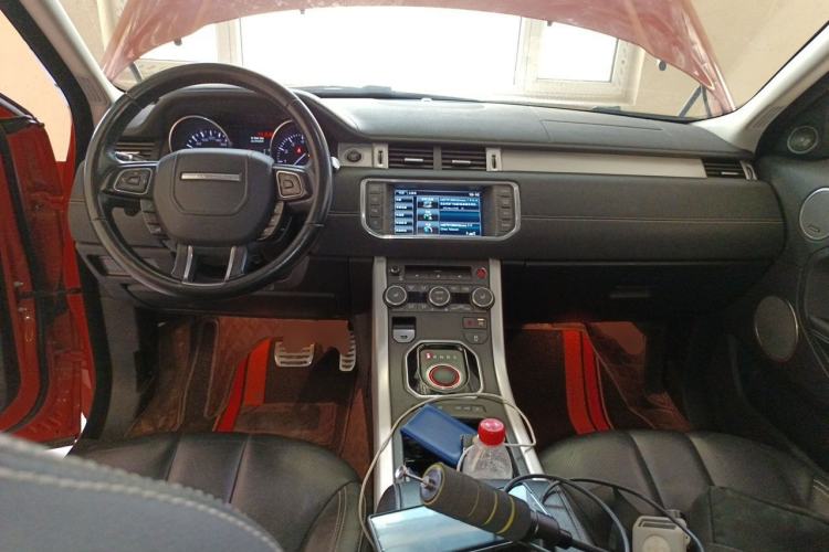 Used Land Rover Range Evoque 2015 2.0T Orange Edition Limited Model Center Console