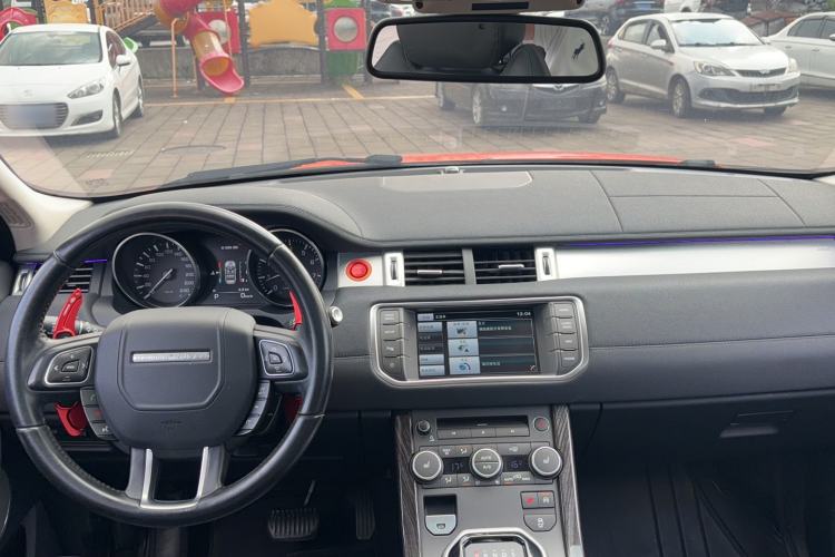Used Land Rover Range Evoque 2015 2.0T Five-Door Zhiyao Edition Center Console