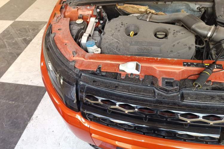 Used Land Rover Range Evoque 2015 2.0T Orange Edition Limited Model Engine Bay Right