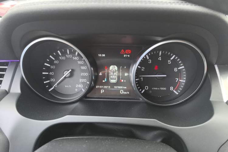 Used Land Rover Range Evoque 2015 2.0T Five-Door Zhiyao Edition Instrument Cluster