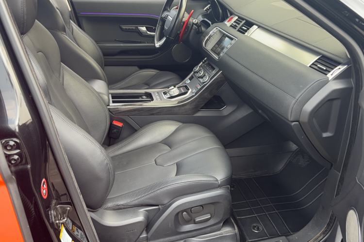 Used Land Rover Range Evoque 2015 2.0T Five-Door Zhiyao Edition Interior 2