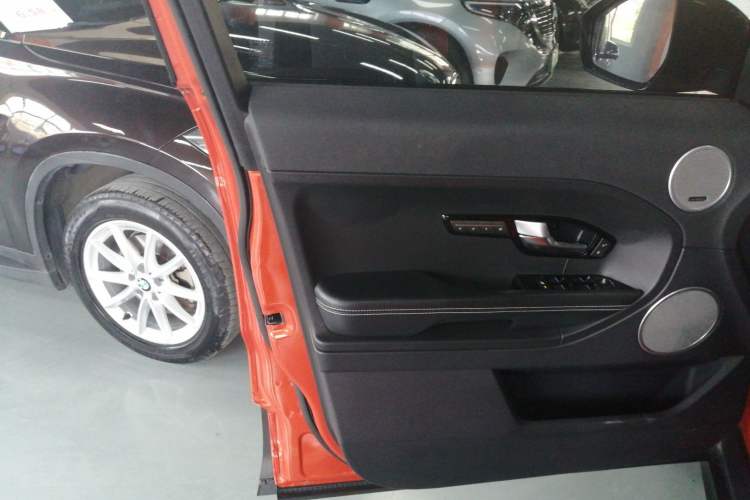 Used Land Rover Range Evoque 2015 2.0T Orange Edition Limited Model Interior 7