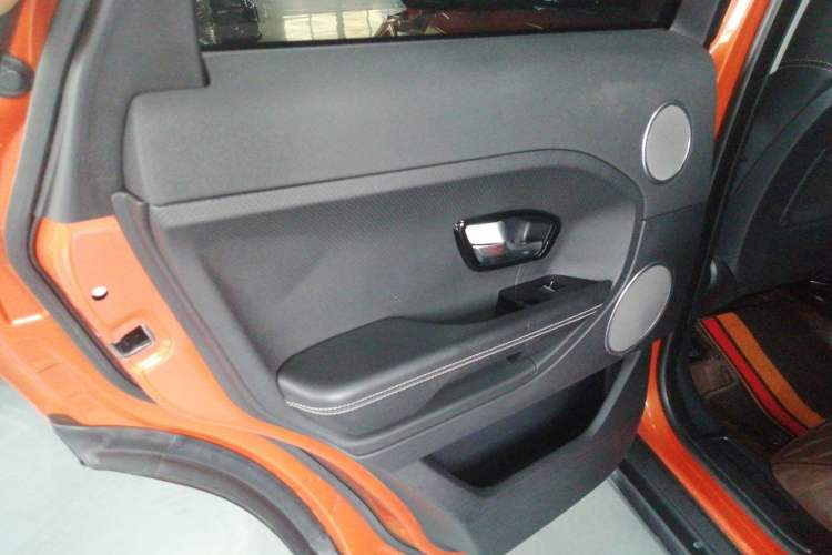 Used Land Rover Range Evoque 2015 2.0T Orange Edition Limited Model Interior 8