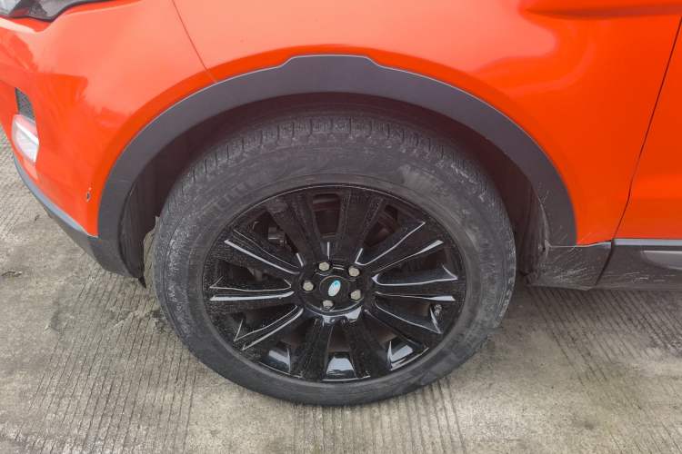 Used Land Rover Range Evoque 2015 2.0T Five-Door Zhiyao Edition Left Front Wheel Hub