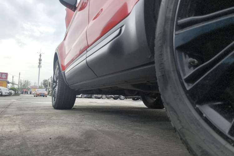 Used Land Rover Range Evoque 2015 2.0T Five-Door Zhiyao Edition Left Side Sill