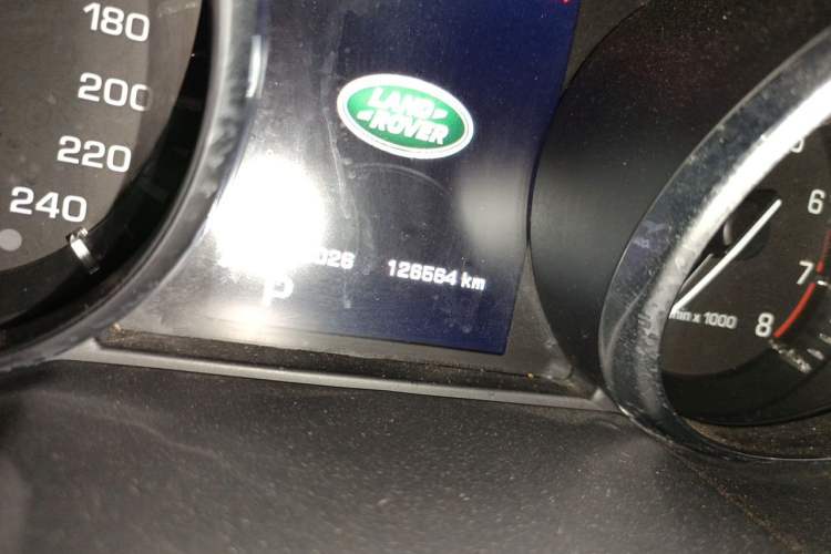 Used Land Rover Range Evoque 2015 2.0T Orange Edition Limited Model Odometer Close Up