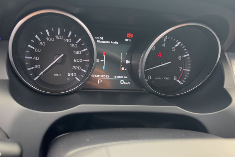 Used Land Rover Range Evoque 2015 2.0T Five-Door Zhiyao Edition Odometer Close Up