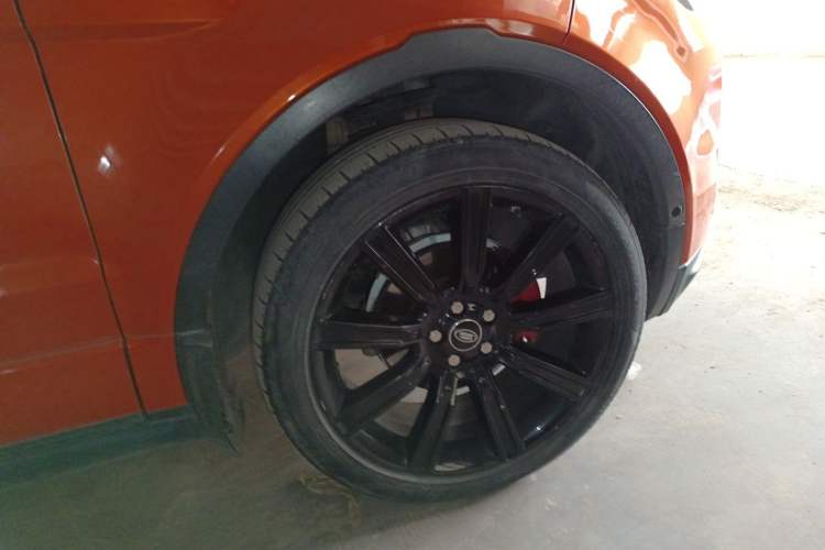 Used Land Rover Range Evoque 2015 2.0T Orange Edition Limited Model Right Front Wheel Hub