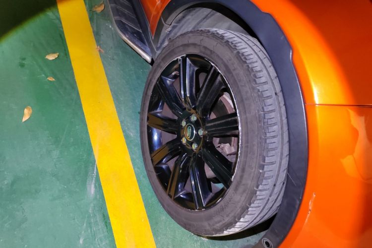 Used Land Rover Range Evoque 2015 2.0T Orange Edition Limited Model Right Front Wheel Hub