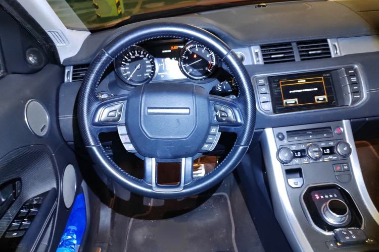 Used Land Rover Range Evoque 2015 2.0T Orange Edition Limited Model Steering Wheel
