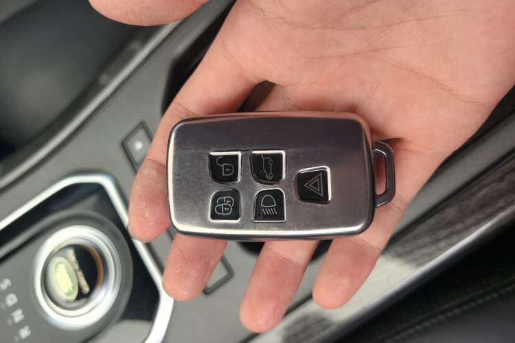 Used Land Rover Range Evoque 2015 2.0T Five-Door Zhiyao Edition Vehicle Key