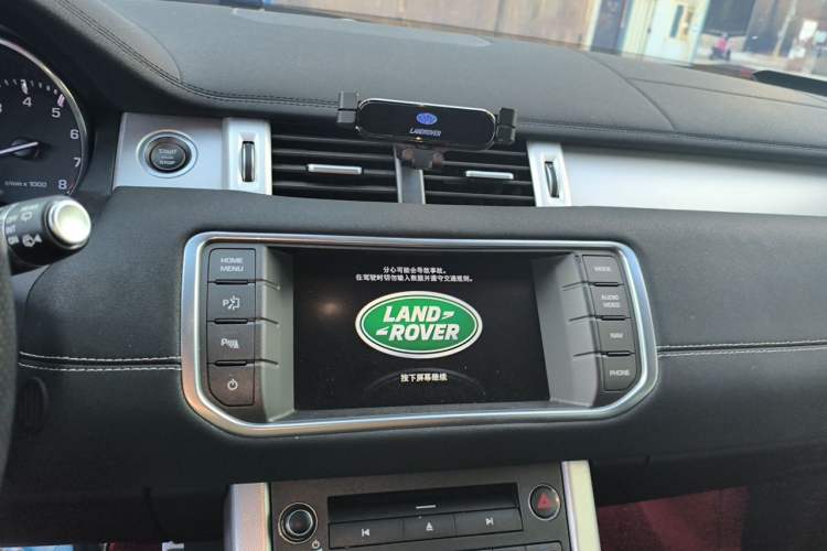 Used Land Rover Range Evoque 2015 2.0T Five-Door Sporty Edition Audio And AC Panel