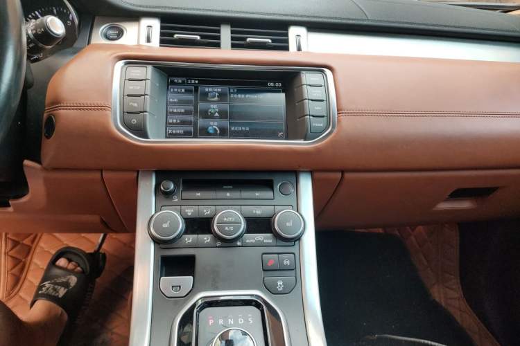 Used Land Rover Range Evoque 2015 2.0T Five-Door Zhiyao Edition Audio And AC Panel