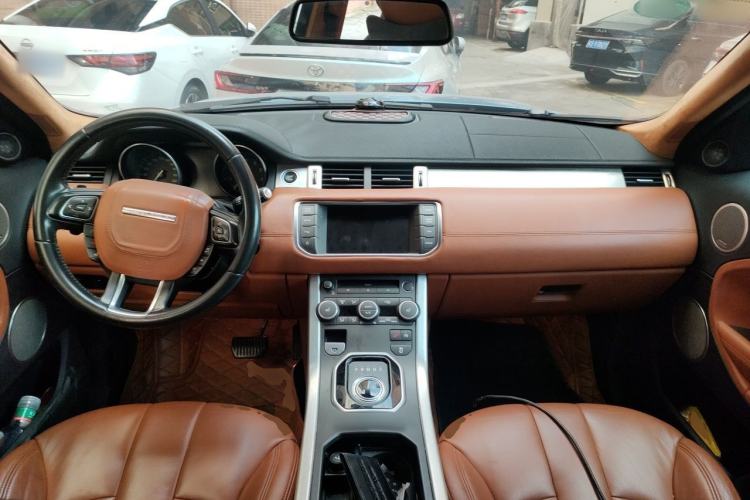 Used Land Rover Range Evoque 2015 2.0T Five-Door Zhiyao Edition Center Console