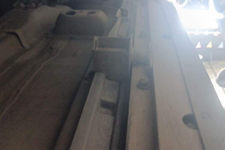 Used Land Rover Range Evoque 2015 2.0T Five-Door Zhiyao Edition Chassis Front Left