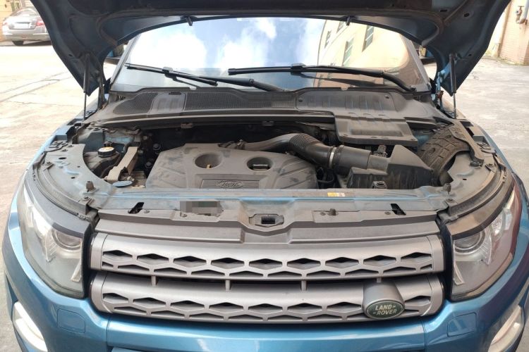 Used Land Rover Range Evoque 2015 2.0T Five-Door Zhiyao Edition Engine Bay