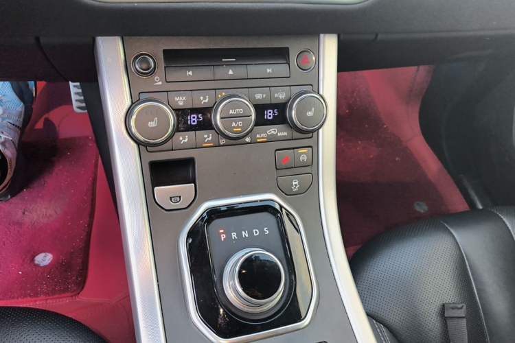 Used Land Rover Range Evoque 2015 2.0T Five-Door Sporty Edition Gear Lever