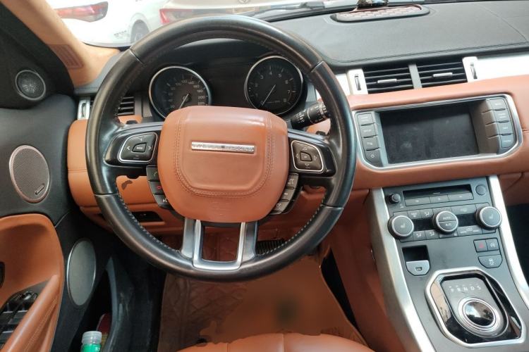Used Land Rover Range Evoque 2015 2.0T Five-Door Zhiyao Edition Steering Wheel