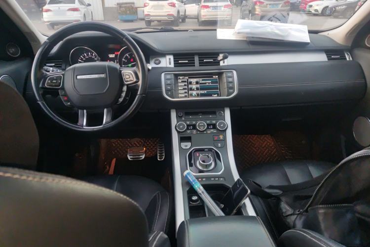 Used Land Rover Range Evoque 2015 2.0T Five-Door Sporty Edition Center Console