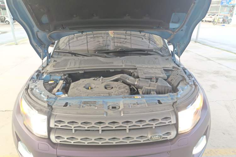 Used Land Rover Range Evoque 2015 2.0T Five-Door Zhiyao Edition Engine Bay