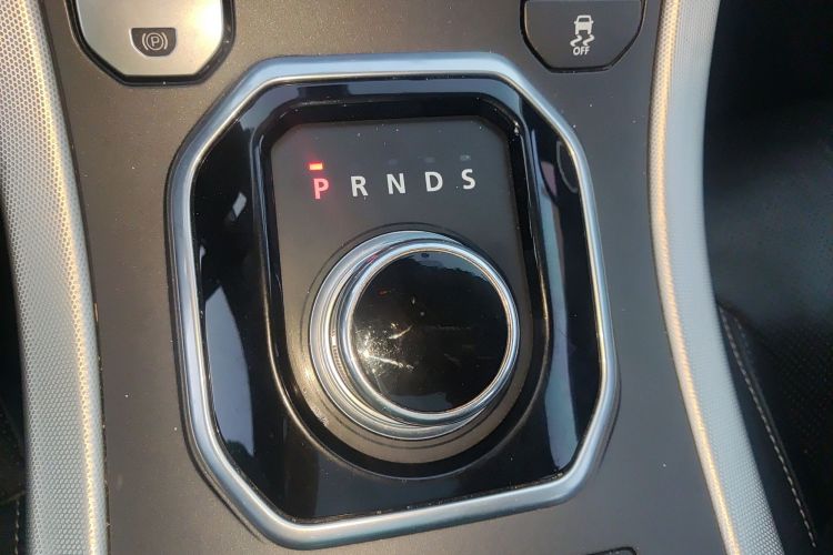 Used Land Rover Range Evoque 2015 2.0T Five-Door Sporty Edition Gear Lever