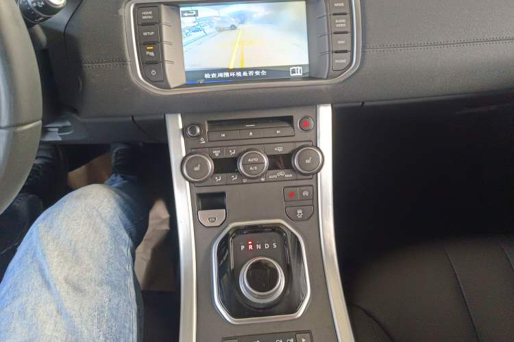 Used Land Rover Range Evoque 2015 2.0T Five-Door Zhiyao Edition Gear Lever