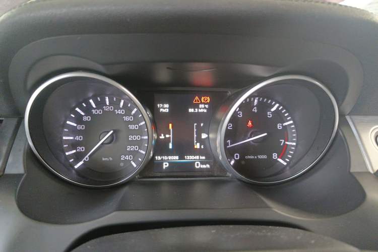 Used Land Rover Range Evoque 2015 2.0T Five-Door Zhiyao Edition Instrument Cluster