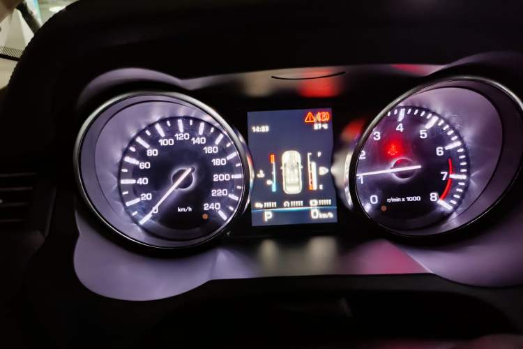 Used Land Rover Range Evoque 2015 2.0T Five-Door Fashion Edition Instrument Cluster