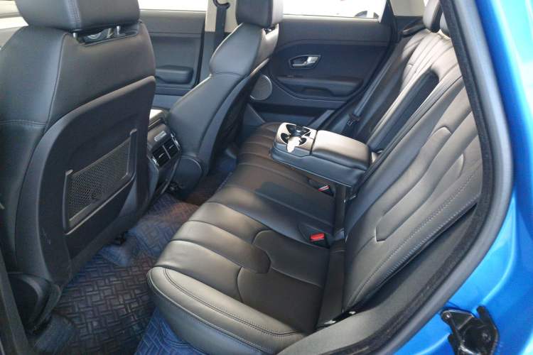Used Land Rover Range Evoque 2015 2.0T Five-Door Zhiyao Edition Left Rear Seat