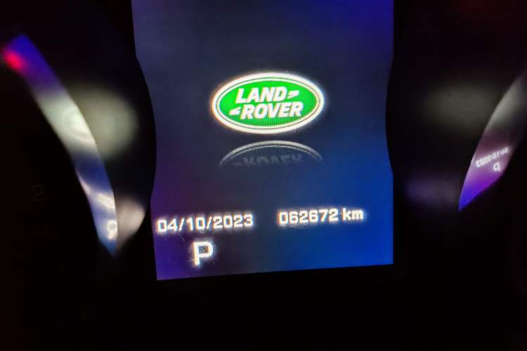 Used Land Rover Range Evoque 2015 2.0T Five-Door Fashion Edition Odometer Close Up