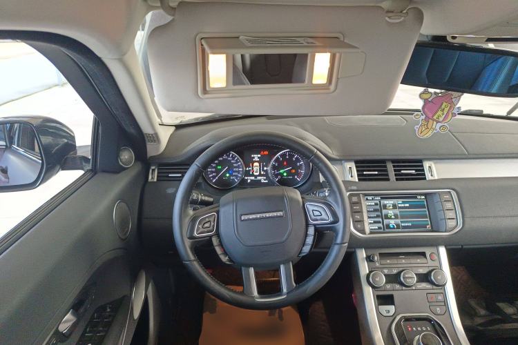 Used Land Rover Range Evoque 2015 2.0T Five-Door Zhiyao Edition Steering Wheel