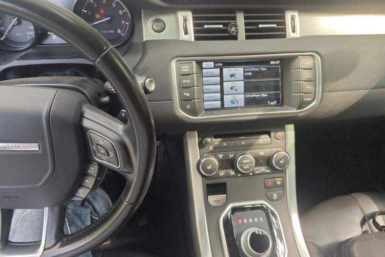 Used Land Rover Range Evoque 2015 2.0T Five-Door Zhiyao Edition Audio And AC Panel