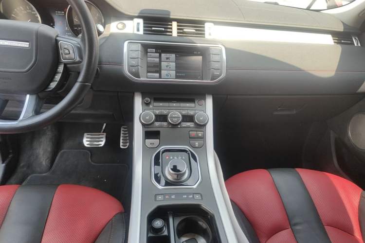 Used Land Rover Range Evoque 2015 2.0T 5-Door Ignite Edition Audio And AC Panel