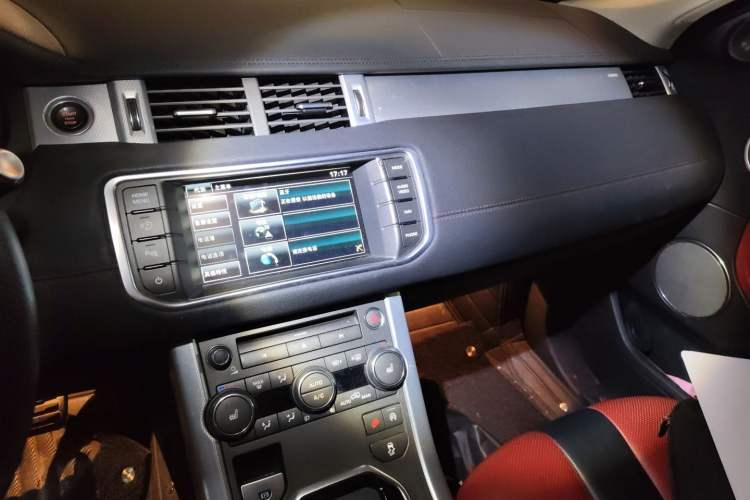 Used Land Rover Range Evoque 2015 2.0T Five-Door Sporty Edition Audio And AC Panel