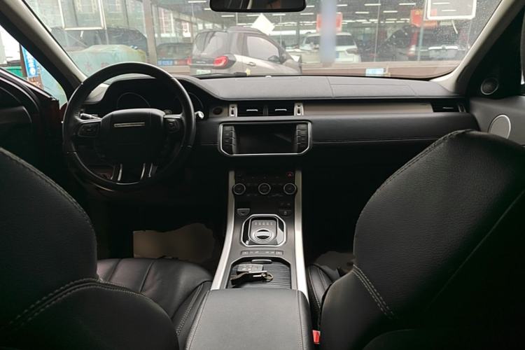 Used Land Rover Range Evoque 2015 2.0T 5-Door Ignite Edition Center Console