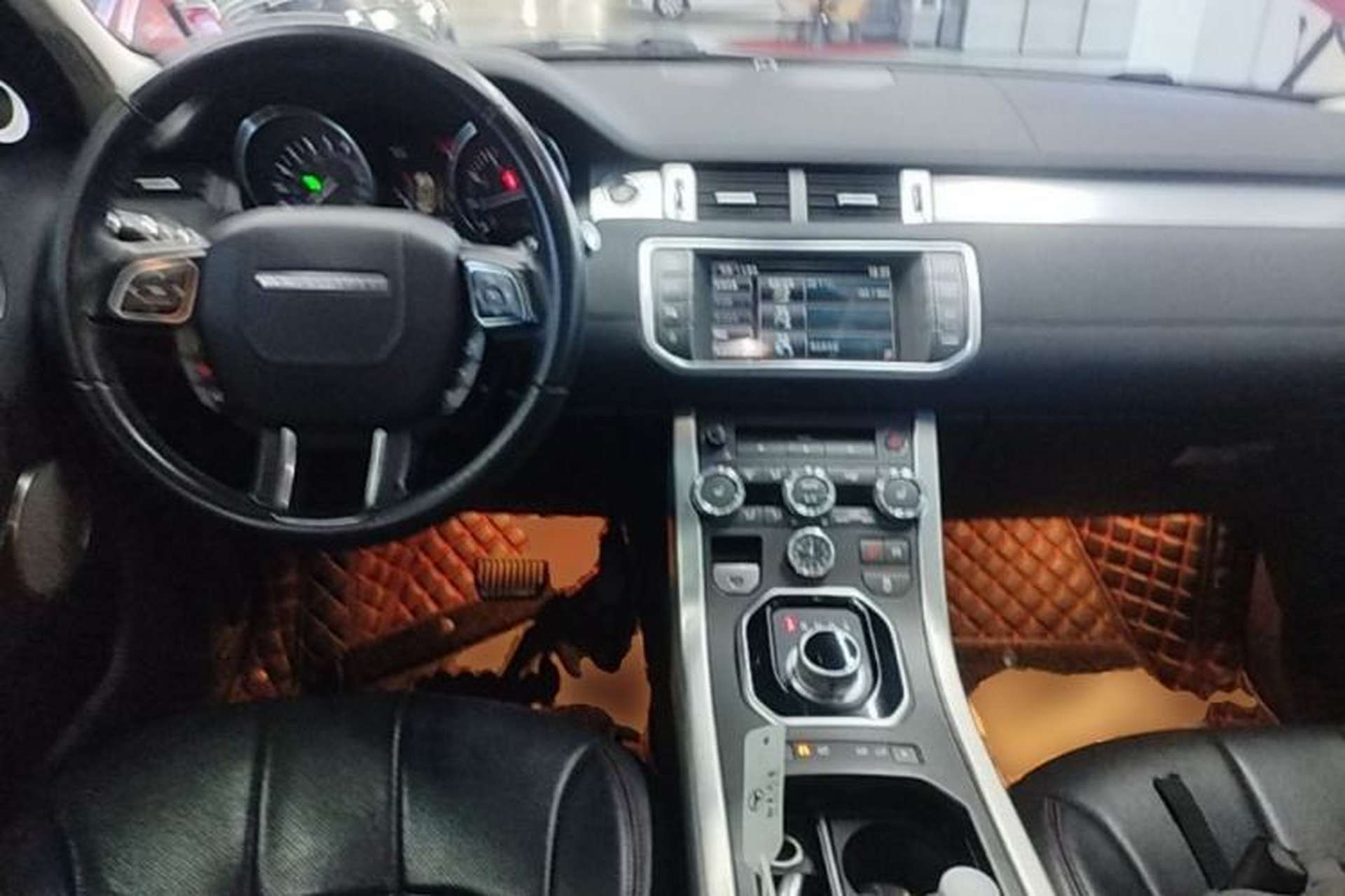 Used Land Rover Range Evoque 2015 2.0T Five-Door Zhiyao Edition Center Console