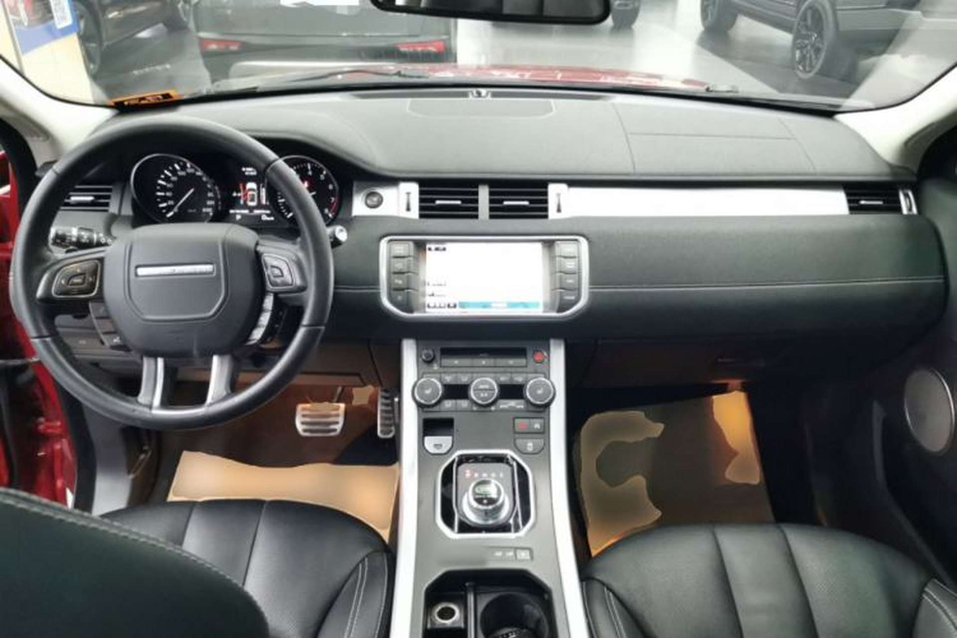 Used Land Rover Range Evoque 2015 2.0T 5-Door Ignite Edition Center Console