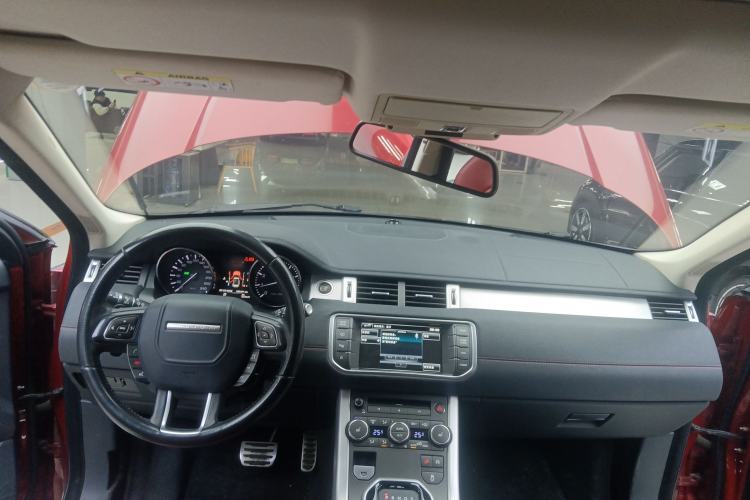 Used Land Rover Range Evoque 2015 2.0T Five-Door Sporty Edition Center Console