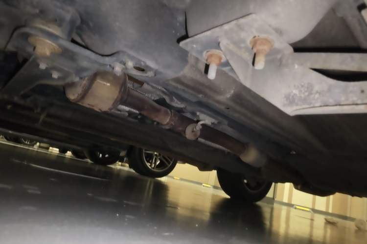 Used Land Rover Range Evoque 2015 2.0T Five-Door Zhiyao Edition Chassis Front Left