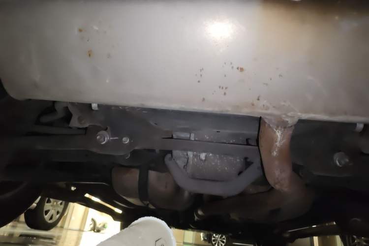 Used Land Rover Range Evoque 2015 2.0T Five-Door Zhiyao Edition Chassis Rear