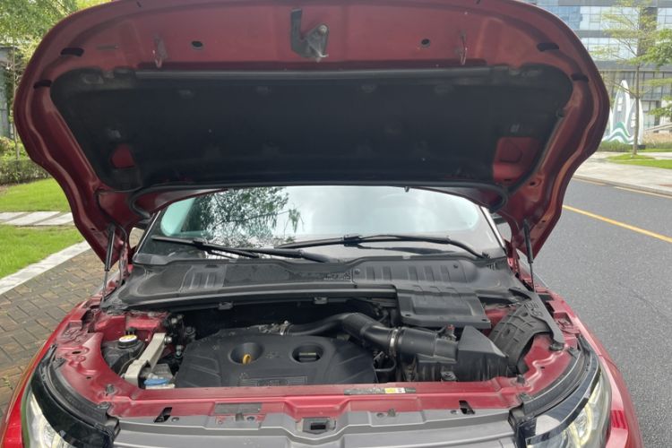 Used Land Rover Range Evoque 2015 2.0T Five-Door Zhiyao Edition Engine Bay