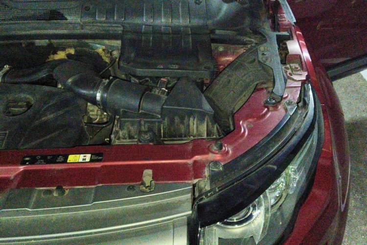 Used Land Rover Range Evoque 2015 2.0T Five-Door Zhiyao Edition Engine Bay Left