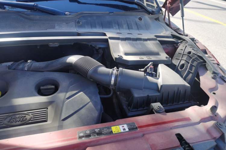 Used Land Rover Range Evoque 2015 2.0T 5-Door Ignite Edition Engine Bay Left