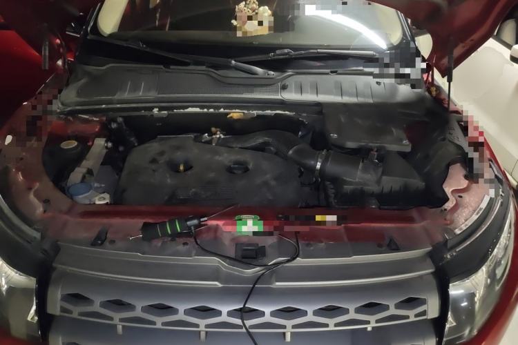 Used Land Rover Range Evoque 2015 2.0T Five-Door Zhiyao Edition Engine Bay