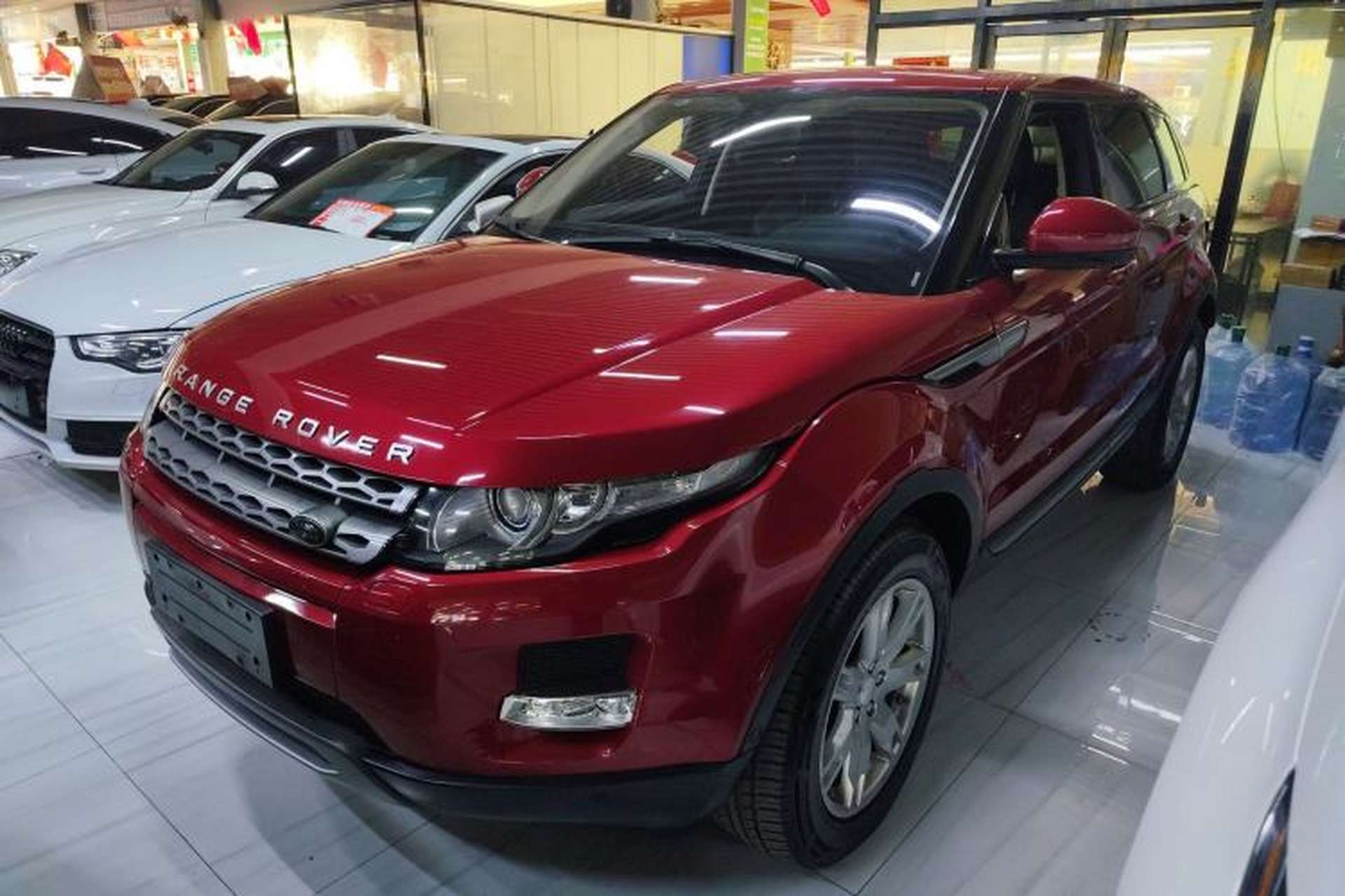 Used Land Rover Range Evoque 2015 2.0T 5-Door Luxury Edition Front Left 45 Deg