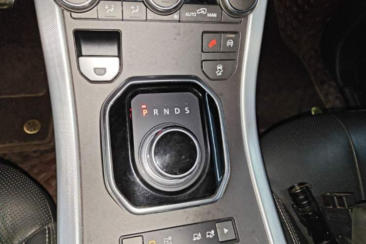 Used Land Rover Range Evoque 2015 2.0T Five-Door Sporty Edition Gear Lever