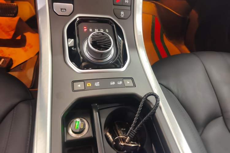 Used Land Rover Range Evoque 2015 2.0T Five-Door Zhiyao Edition Gear Lever